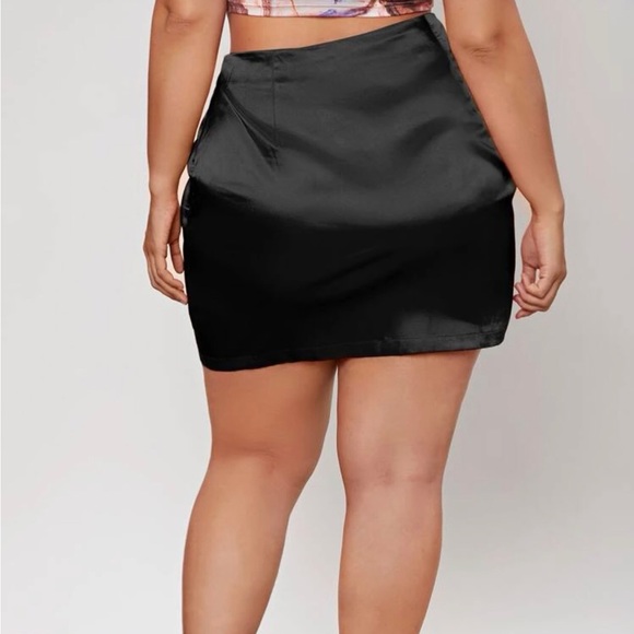 Mini black skirt - Picture 3 of 3